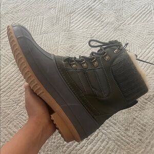 Khombu Olive and Black Winter Boots